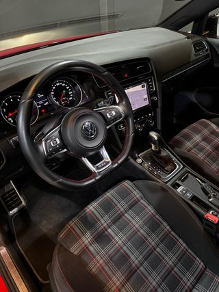 Volkswagen Golf GTI Performance 2.0 TSI 230CV