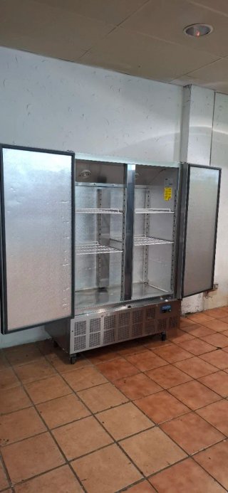 Nevera industrial Polar 2 puertas