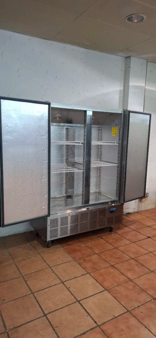 Nevera industrial Polar 2 puertas