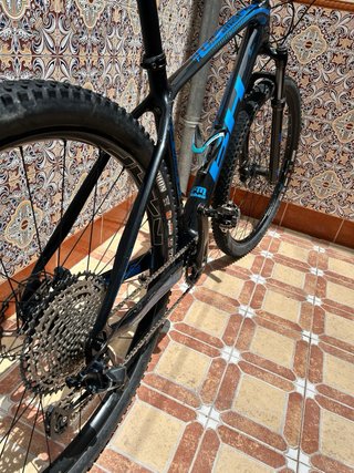 Bicicleta BH de carbono