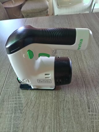 Caladora Black+Decker Reviva 12V Litio