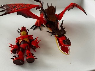 Dragón y jinete Cómo entrenar a tu dragón