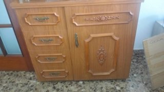 Mueble Singer y máquina de coser antigua