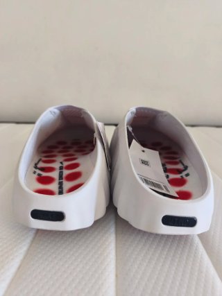 Zapatillas Nike Blancas y Rojas