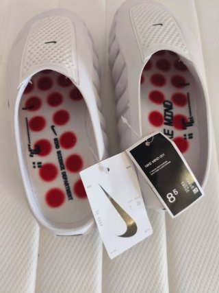 Zapatillas Nike Blancas y Rojas