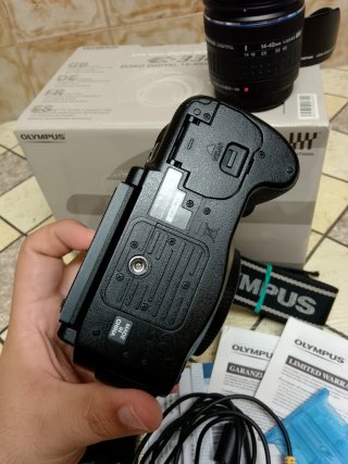 Olympus E-330 RE-ESTRENO, COMPLETA