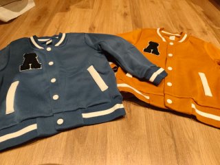 2 Chaquetas tipo Varsity Talla 4 Años