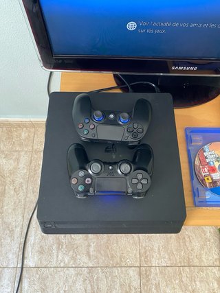 PS4 Slim + Samsung TV + 2 Mandos + GTA V + Fifa 24