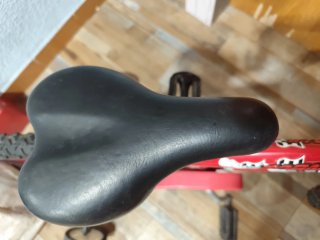 Bicicleta infantil roja