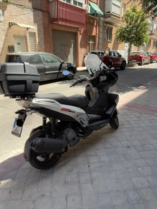 Aprilia SR 125 Max Scooter Automática