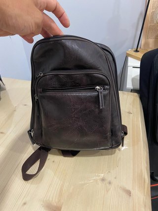 Precioso Bolso de piel hombre en color marrón