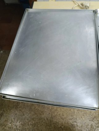 Bandeja metálica 46x36 cm Precio por unidad
