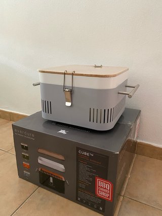 Barbacoa Carbón Portátil Everdure CUBE