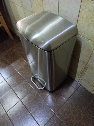 Cubo Basura Acero Inoxidable - Como Nuevo