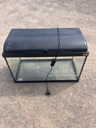 Pecera / Terrario Negro con Tapa