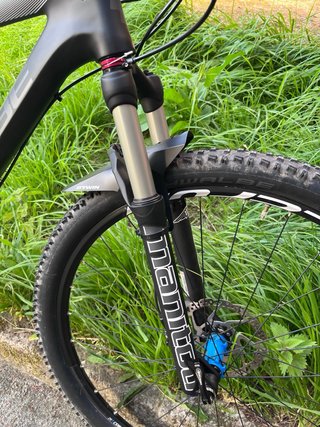 Bicicleta Cube Reaction Pro Carbono 29