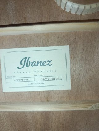 Guitarra electroacústica Ibanez pf15ce
