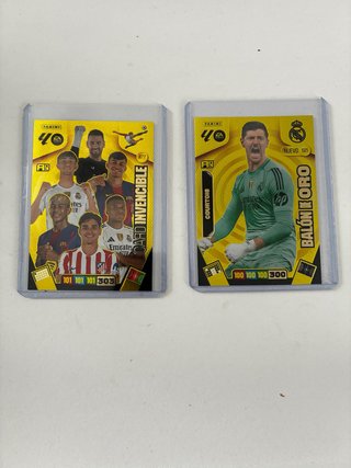 2 Cromos Panini Adrenalyn: Courtois y Invencible