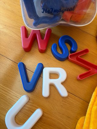 Juego letras Imaginarium y toalla infantil