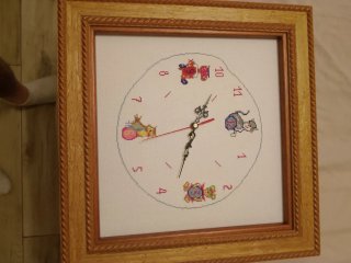 Reloj de Pared Bordado a Mano