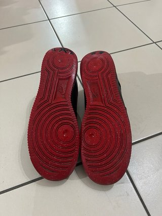 Nike Air Force 1 nere/rosse taglia 43
