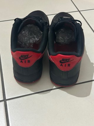 Nike Air Force 1 nere/rosse taglia 43