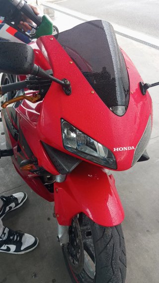 Honda CBR 600 RR Roja