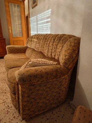 Sofá vintage tela beige y marrón