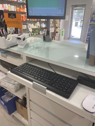 Mostrador blanco y verde