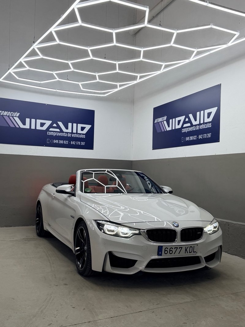 BMW  M4 2018 - foto 1