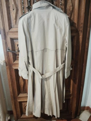 Gabardina Beige Clásica