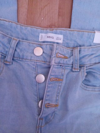 Pantalón vaquero campana Mango azul