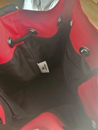 Bolso Lacoste Rojo.Precio negociable