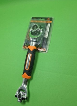 Chiave combinata regolabile 8 in 1