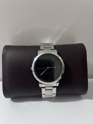 Reloj Skyline Negro y Plateado