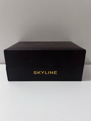 Reloj Skyline Negro y Plateado