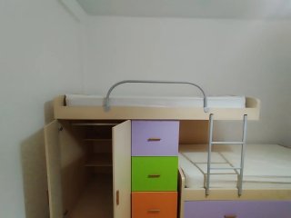 Cama tren infantil con cajones y armario