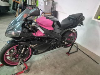 Yamaha R1 2007 Negra y Rosarre