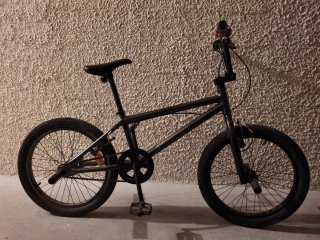 Bicicleta BMX Negra