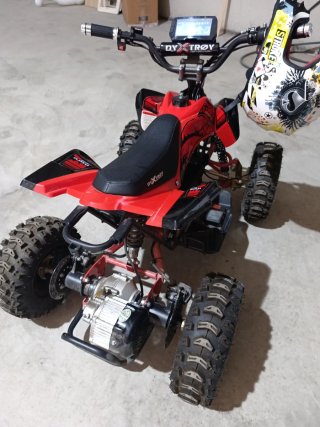 Quad infantil a batería casi nuevo
