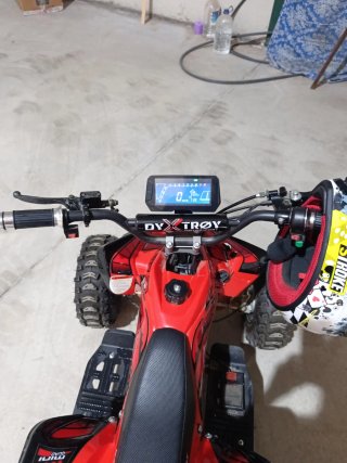 Quad infantil a batería casi nuevo