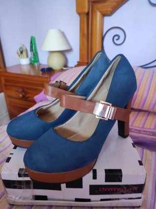 Zapatos de tacón azul y marrón talla 42