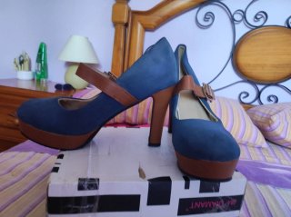 Zapatos de tacón azul y marrón talla 42
