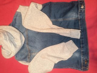 Chaqueta vaquera con capucha niño