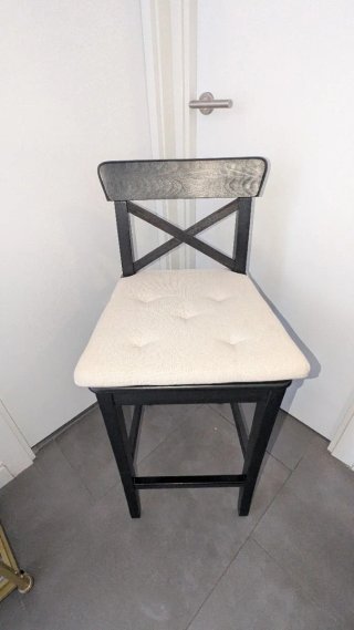 Isla y Mesa comedor y 2 taburetes IKEA VADHOLMA