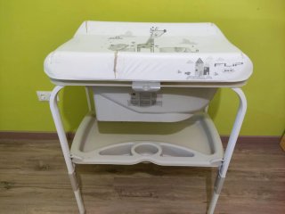 Cambiador bebé con bañera