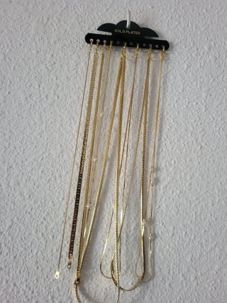 4 Cadenas y 4 Pulseras y 4 pendientes oro