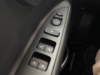 KIA Stonic Drive 1.0 T-GDI 100CV MHEV Espectacular