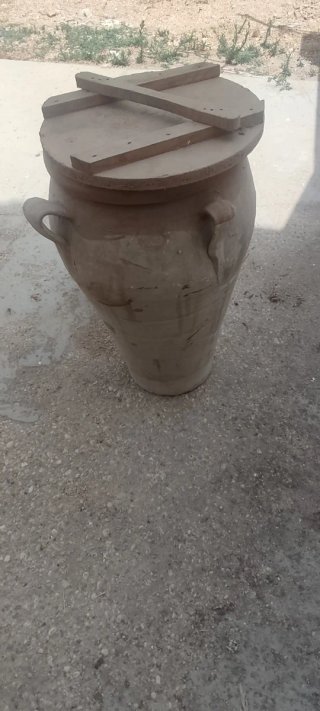 Tinajas antiguas de cerámica