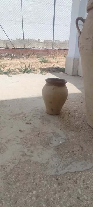 Tinajas antiguas de cerámica